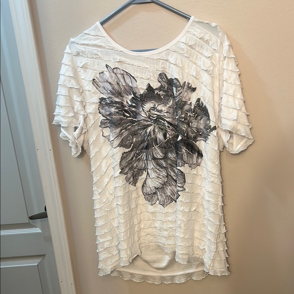 Jaclyn Smith Black Short Sleeve Ruffled Graphic T-Shirt
